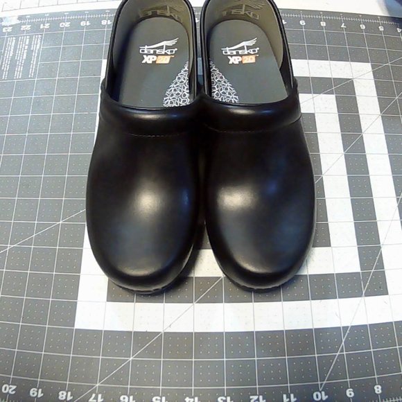 Dansko Women's Xp 2.0 Black Pull Up 42 M - Picture 1 of 4